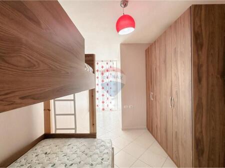 Appartamento duplex con due garage a Kodra e Diellit