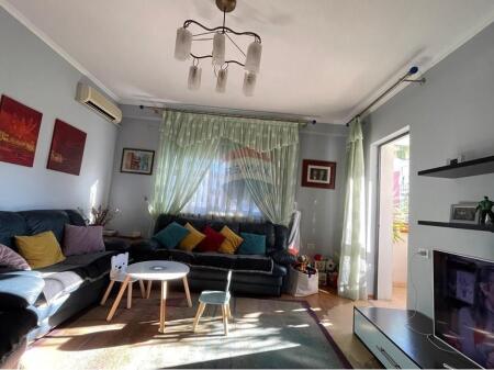 APARTAMENT 3+1 PER SHITJE PRANE NOBIS !