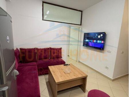 Shitet, Garsoniere e konvertuar ne 1+1,Unaza e Re, Tiranë.