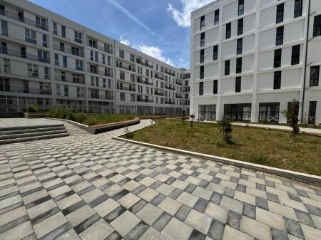 Shitet apartament 3+1, ne fund te rruges 5 Maj !