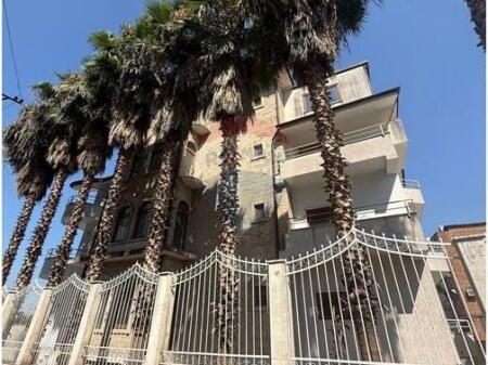 BUSINESS BUILDING 5 FLOORS FOR RENT