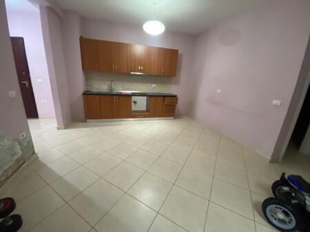 In vendita 2+1, lago asciutto, 175.000 euro con posto auto incluso nel prezzo