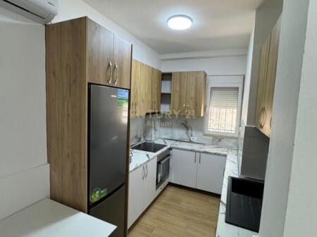 APPARTAMENTO IN AFFITTO 2+1+2 CON PARCHEGGIO A KODRA E DIELLIT