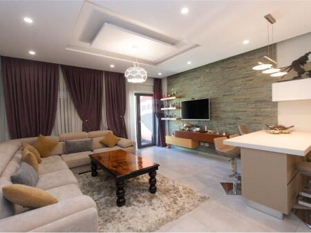 Apartament per qera 3+1+2 te Ring Center