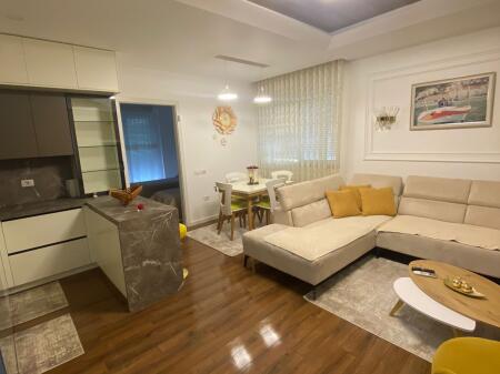 Shitet Apartament 2+1 te FZ Liqeni i Thate