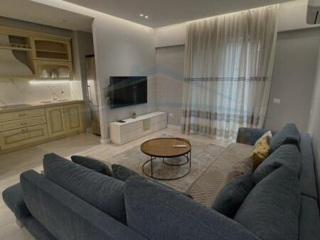 In vendita, Appartamento 2+1+2, Via delle Barricate, Tirana