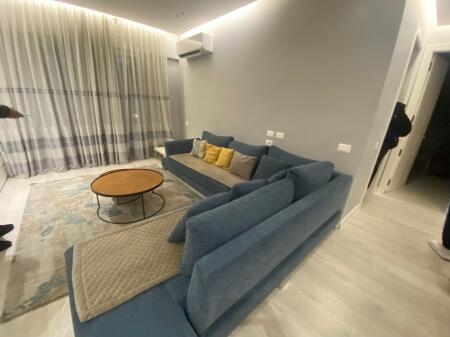 2+1,te rruge e barrikadave,cmini 250 mije euro,ofrohet dhe parkim opsional