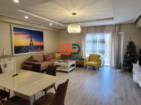 Tek Liqeni I Thate, Shitet Super Apartament 3+1+2, Me Planimetri, Orientim Perfekt Dhe Dy Poste Parkimi !