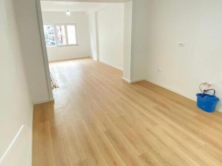 Apartament 1+1 per shitje prane Rruges se Kosovareve