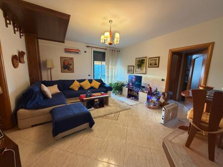 🏢Tek Pazari i Ri shitet apartament 2+1+2,i mobiluar  220,000 EURO