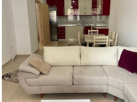 Shitet apartament 3+1+2 ne Kinostudio ! 250,000 €