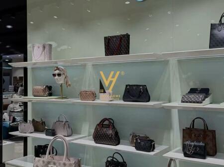 AFFITTASI NEGOZIO 40 M2 A MYSLYM SHYRI 2.200 EURO