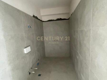 Apartament 1+1 për Shitje – Mali i Robit, Golem !! 77,000 €