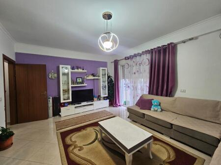 Shitet Apartament 2+1+2 në Fresk