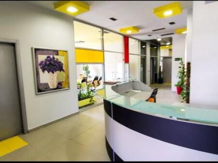 ZYRE ME QERA 916 M2 RRUGA E KAVAJES 18.000 EURO