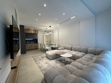 JAPIM SUPER APARTAMENT ME QIRA 2+1 NE UNAZE TE RE