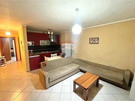 Apartament 1+1 prane Qendres Kristal Center