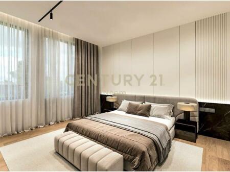 Apartament 3+1+2 me Oborr Privat për Shitje – Liqeni i Thatë