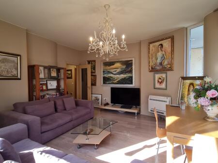 SHITET apartament 3+1 plot dritë tek HIPOTEKA e Tiranës