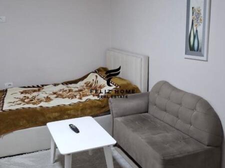 GARSONIERE ME QERA 21 DHJETORI 350 EURO