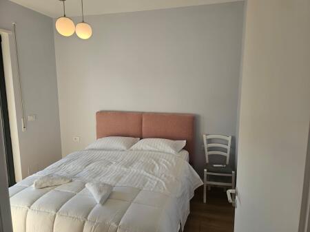 Jepet Me Qera Apartament 1+1+1 Ballkon