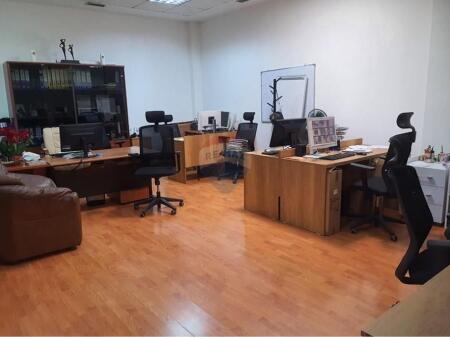 ZYRE PER QIRA QENDRA CONDOR !