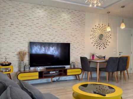 Apartament 2+1 per qira tek Komuna e Parisit.