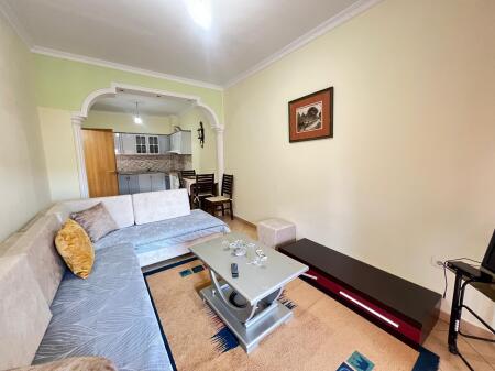 🏡 Apartament 1+1 me Qira – Rruga Dush Strati, Vlorë