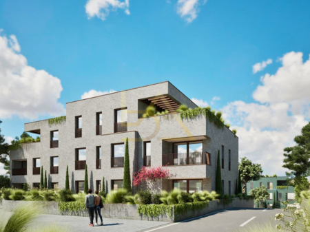 Shitet Apartament – Mjull Bathore, Tiranë