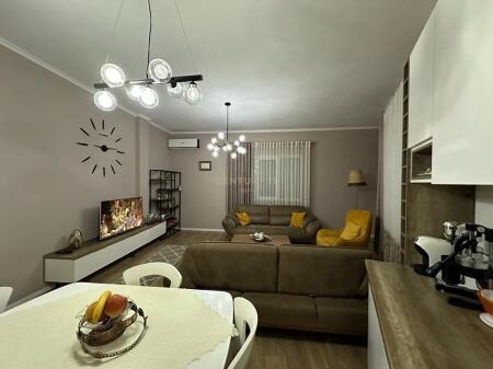 Apartament 2+1 per shitje tek Kopshti Zoologjik