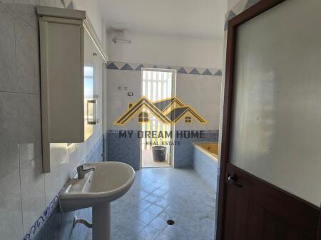 Apartament 2+1+2 në shitje te Rruga e re e Portit!