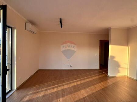 Ambient 2+1 me qira – Rruga 5 Maj