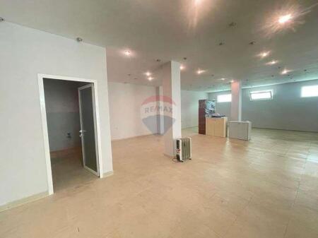 ZYRE PER QIRA NE NJE GODINE BISNESI NE ASTIR