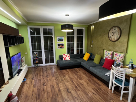 🏠 Shitet apartament 2+1 – Pranë Stadiumit Dinamo