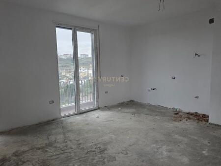 Ofrojme apartament per shitje ne Ali Dem