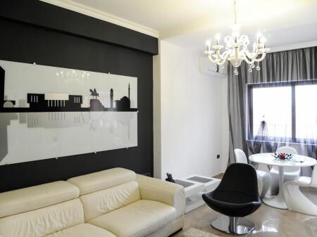 🏡 Jepet me qira apartament 2+1+2 në Bllok – Tiranë