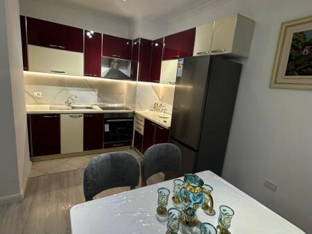 Apartament 1+1, Misto Mame!