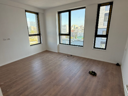 🏢 Zyrë 2+1 me qira – Bulevardi i Ri, Jordan Misja