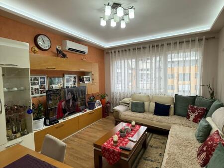 Shitet apartament 2+1 në Unazën e Re Astir