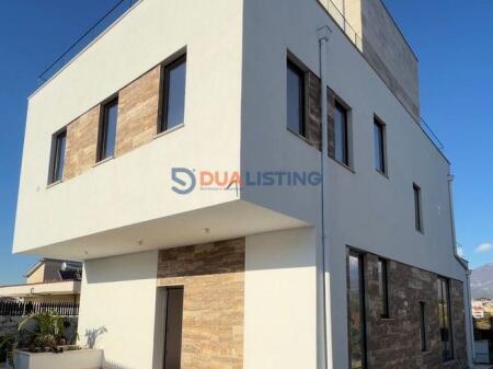 AFFITTASI VILLA INDIVIDUALE APPENA COMPLETATA CON PISCINA A TEG!
