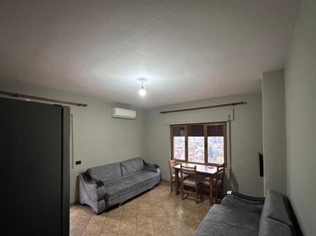 Jepet me qera Apartamenti 1+1 , Zogu i Zi prapa karburantit Er Petrol 450 mije leke