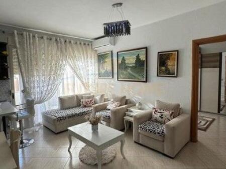 Shitet, Apartament 1+1,Fresk