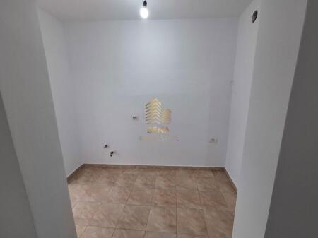In vendita, Appartamento 1+1+BLK, 21 Dhjetori, 127,000 Euro