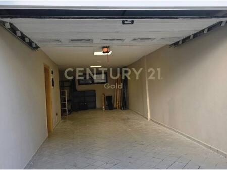 JEPET ME QERA VILE TEK AKACIA HILLS