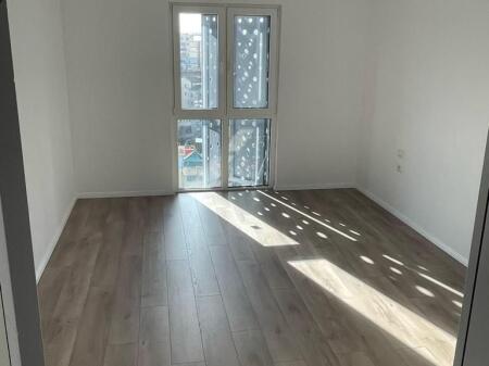 Shitet apartamant 1+1 te Emerald