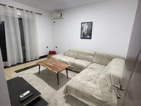 APARTAMENT ME QERA 1+1 RRUGA E DURRESIT 600 EURO