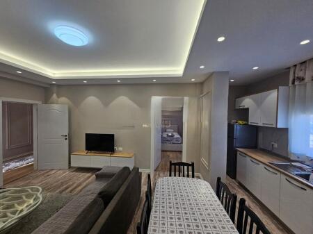 JEPET ME QIRA APARTAMENT 2+1+ POST PARKIMI NE SHKOZE 550 € /Muaj