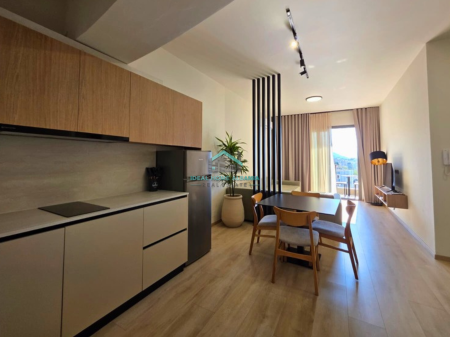 Apartament 1+1 per Shitje, Lungomare, Vlore.