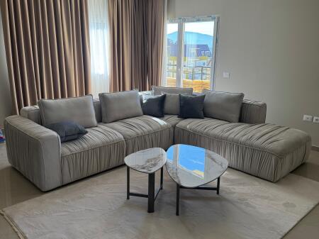 Jepet me QIRA apartament 3+1+PARKIM buzë Liqenit të Farkës