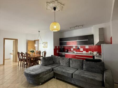 Apartament 2+1+2 me qera tek Market Joena 21 Dhjetori